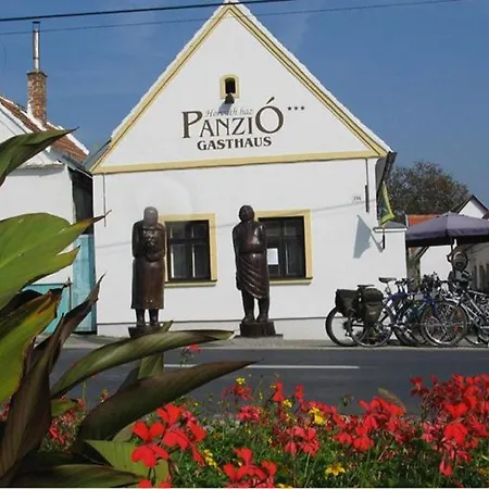 Horváth Ház Bed & Breakfast *